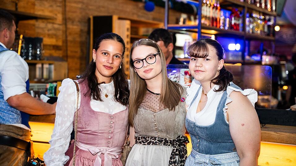 Die Partybilder vom Montag, 17. August, aus dem Festzelt Wenisch. Die Partybilder vom Montag, 17. August, aus dem Festzelt Wenisch.