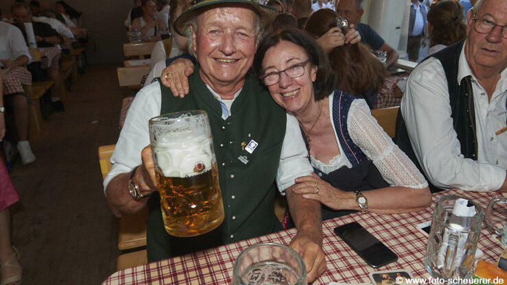 Die Partybilder vom Freitag, 9. August 2024, aus dem Festzelt Lechner. Die Partybilder vom Freitag, 9. August 2024, aus dem Festzelt Lechner.