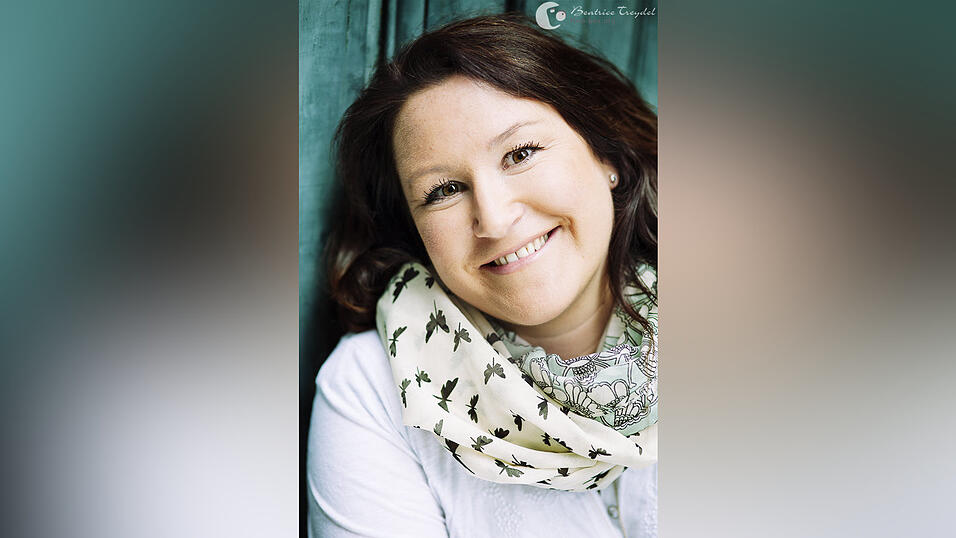 Britta Sabbags aktuelles Jugendbuch 'Herzriss' erscheint am 14. April 2015 bei Boje/Lübbe. (Foto: Beatrice Treydel) Britta Sabbags aktuelles Jugendbuch 'Herzriss' erscheint am 14. April 2015 bei Boje/Lübbe. (Foto: Beatrice Treydel)