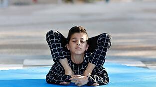 Er ist 1,37 Meter gro&szlig;, wiegt 29 Kilogramm und ist extrem biegsam: Mohammed al-Scheich aus Gaza tr&auml;umt vom Weltrekord.