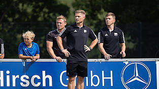 Das Team von Simbachs Trainer Jan Bermann kassierte in Walkertshofen am achten Spieltag bereits die fünfte Niederlage. Das Team von Simbachs Trainer Jan Bermann kassierte in Walkertshofen am achten Spieltag bereits die fünfte Niederlage.