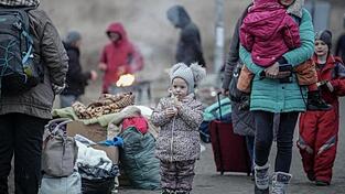 Bayerns Familienministerin Ulrike Scharf (CSU) hat den Bund vor einer Überforderung der Jugendämter gewarnt. (Symbolbild) Bayerns Familienministerin Ulrike Scharf (CSU) hat den Bund vor einer Überforderung der Jugendämter gewarnt. (Symbolbild)