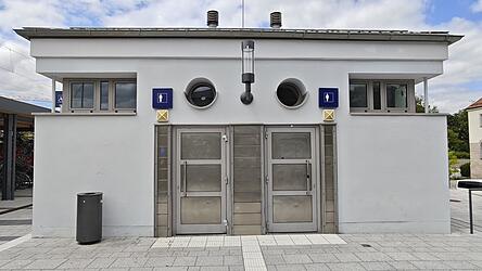 Die Bahnhofstoiletten am Straubinger Hauptbahnhof sind derzeit noch geschlossen.