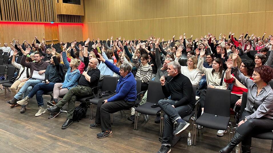 Die Sana-Belegschaft stimmt f&uuml;r einen viert&auml;gigen Warnstreik.