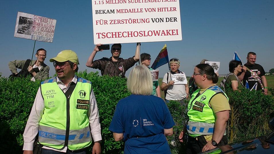 Bei einem Vers&ouml;hnungsmarsch am Samstag in Kooperation mit dem Dialogfestival 'Meeting Brno' gab es Proteste gegen das Pfingsttreffen der Sudetendeutschen.