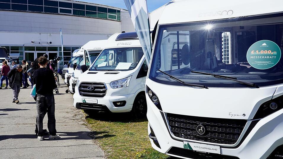 Modelle für jeden Geldbeutel waren im Freigelände neben der Messehalle am Hagen ausgestellt. Modelle für jeden Geldbeutel waren im Freigelände neben der Messehalle am Hagen ausgestellt.