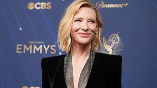Cate Blanchett posiert bei den diesjährigen Emmy Awards in Los Angeles. Nun bekommt die Schauspielerin einen Bambi. (Archivbild) Cate Blanchett posiert bei den diesjährigen Emmy Awards in Los Angeles. Nun bekommt die Schauspielerin einen Bambi. (Archivbild)