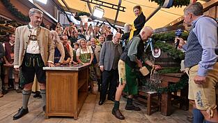 Ministerpräsident Markus Söder (CSU) trug wieder Lederhosen.