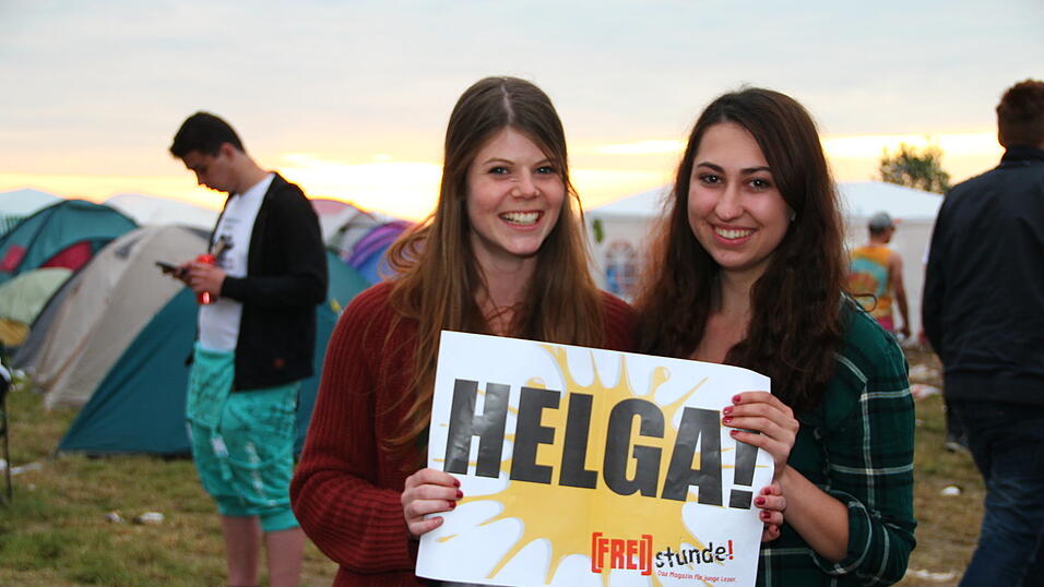 Die Besucher des Pfingst-Open-Airs in Salching sind schon in Feierlaune, aufgenommen von David Voltz am Freitag. Die Besucher des Pfingst-Open-Airs in Salching sind schon in Feierlaune, aufgenommen von David Voltz am Freitag.