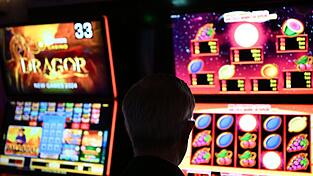 Es geht um reinen Zufall: Habe ich in einer Reihe nur Pflaumen, Zitronen oder Kirschen? Es geht um reinen Zufall: Habe ich in einer Reihe nur Pflaumen, Zitronen oder Kirschen?