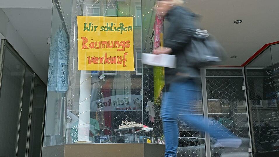 Wenn die Menschen f&uuml;r Energie und Lebensmittel mehr zahlen m&uuml;ssen, halten sie sich beim Konsum zur&uuml;ck. Das bekommt der Einzelhandel zu sp&uuml;ren. (Symbolbild)