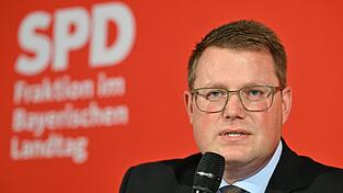 Die SPD im bayerischen Landtag will den Länderfinanzausgleich reformieren. Auf ihrer Klausur in Berlin wollen die Abgeordneten um Fraktionschef Holger Grießhammer deshalb über einen Vorschlag diskutieren, der einen Deckel bei den Zahlungen des Freistaates an die anderen Bundesländer vorsieht. (Archivbild) Die SPD im bayerischen Landtag will den Länderfinanzausgleich reformieren. Auf ihrer Klausur in Berlin wollen die Abgeordneten um Fraktionschef Holger Grießhammer deshalb über einen Vorschlag diskutieren, der einen Deckel bei den Zahlungen des Freistaates an die anderen Bundesländer vorsieht. (Archivbild)
