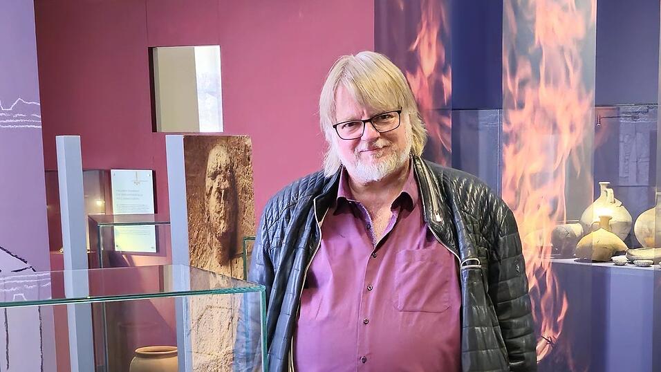 G&uuml;nther Moosbauer ist geb&uuml;rtiger Passauer. Er wechselte von der Professur f&uuml;r die Arch&auml;ologie der R&ouml;mischen Provinz an der Universit&auml;t Osnabr&uuml;ck vor zehn Jahren ans G&auml;ubodenmuseum.