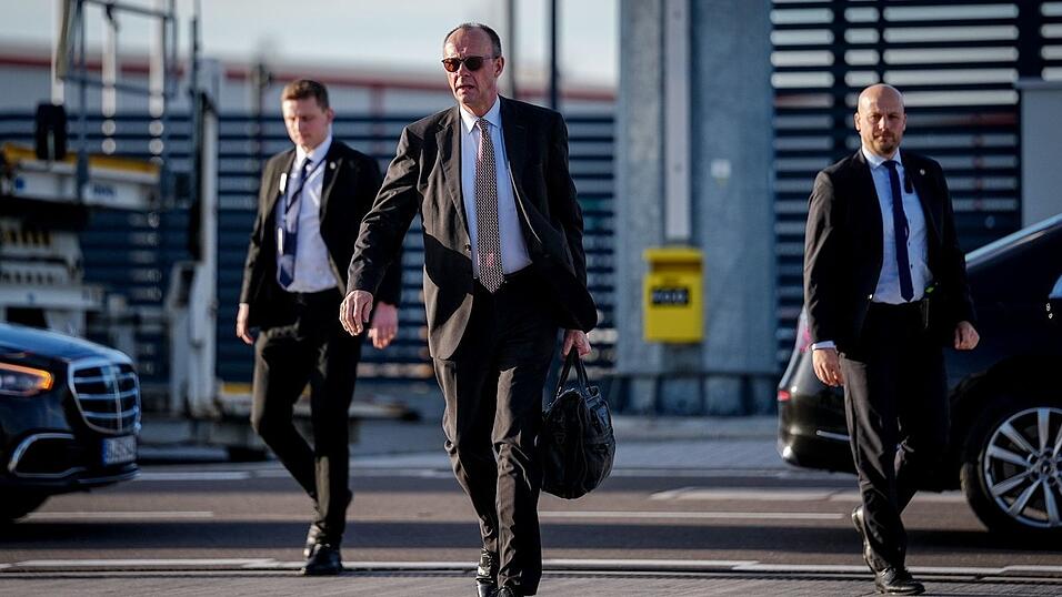 Es ist keine einfache Reise für Kanzler Merz. Es ist keine einfache Reise für Kanzler Merz.