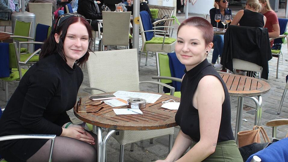 Die Landshuter genießen die neuen Freiheiten und das gute Wetter. Die Landshuter genießen die neuen Freiheiten und das gute Wetter.