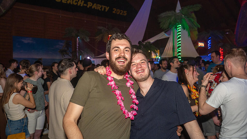 Die besten Bilder vom Samstag zeigen Tanzen und jede Menge Spaß. Die besten Bilder vom Samstag zeigen Tanzen und jede Menge Spaß.