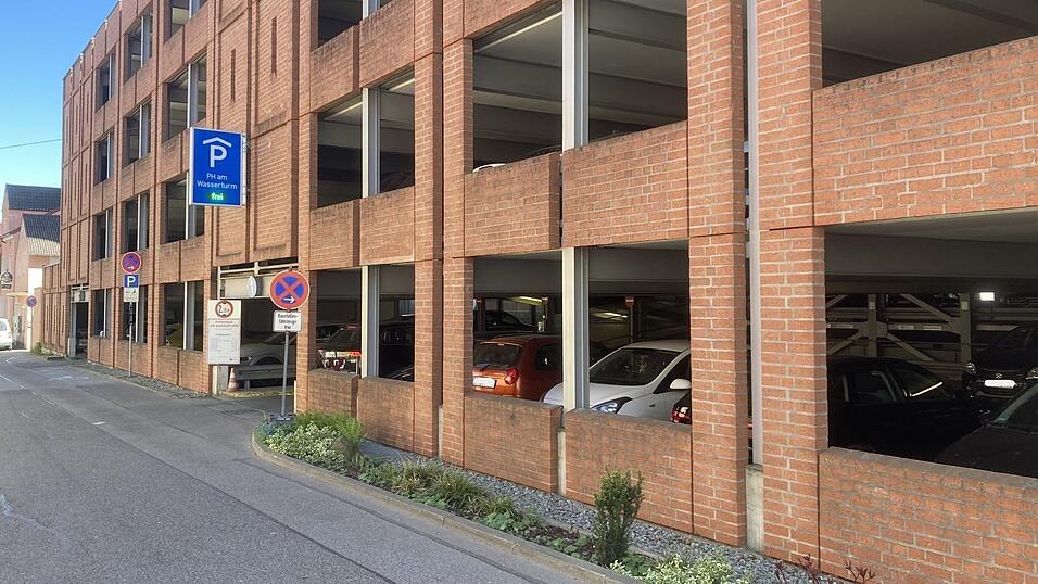Die Arbeiten im Parkhaus dauern voraussichtlich bis einschlie&szlig;lich 8. Mai.