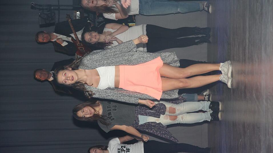 Die Bilder vom Abschlussball der Tanzschule Seidel in der Fraunhofer-Halle am 28. November. Die Bilder vom Abschlussball der Tanzschule Seidel in der Fraunhofer-Halle am 28. November.