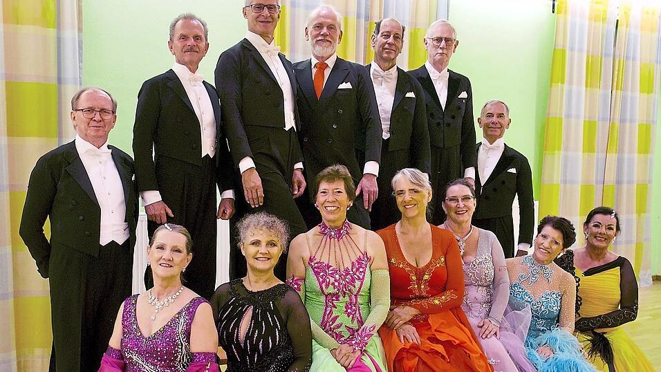 Die Turnierpaare der Gammelsdorfer freuten sich über ein erfolgreiches Tanzwochenende beim Hallertauer Hopfenpokal. Die Turnierpaare der Gammelsdorfer freuten sich über ein erfolgreiches Tanzwochenende beim Hallertauer Hopfenpokal.
