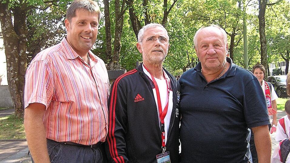J&uuml;rgen Kohl mit M&uuml;ller und Ettmayer an der S&auml;bener Stra&szlig;e in M&uuml;nchen.
