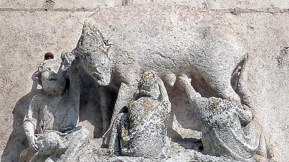 Am Ostpfeiler des Regensburger Doms ist die Darstellung einer 'Judensau' zu sehen. Geschaffen wurde sie im 14. Jahrhundert.