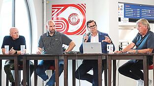 Werden die Geschicke des EV Landshut auch in den kommenden Jahren lenken (von links): zweiter Vorsitzender Hans Rampf, Schatzmeister Jörg Wollny, Präsident Alexander Steiger und dritter Vorstand Raimund Plomer