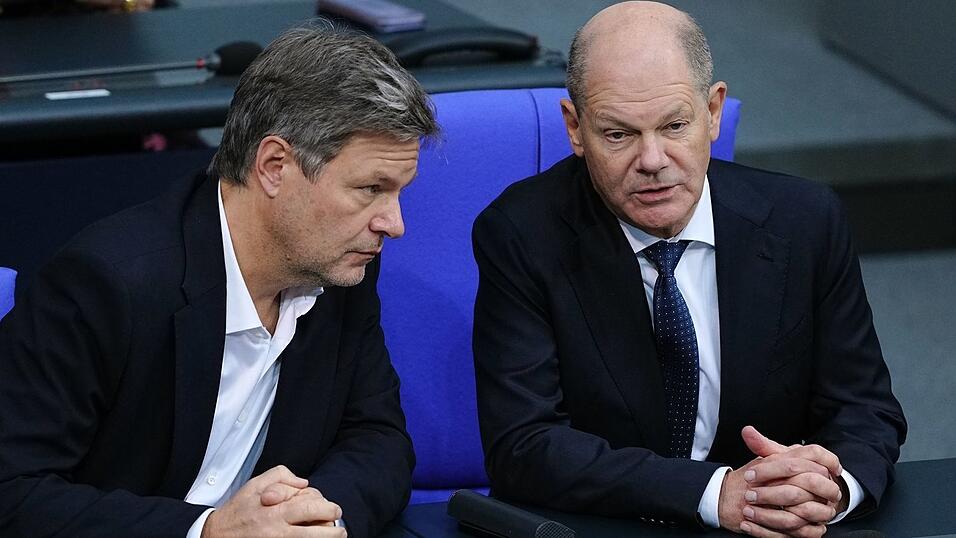 Beim Thema 'Zustrombegrenzungsgesetz' waren sich die Parteien von Kanzler Scholz (SPD) und Wirtschaftsminister Habeck (Grüne) einig.