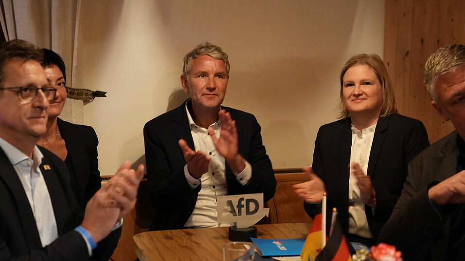 Höcke mit Katrin Ebner-Steiner und MdL-Kollege Dieter Arnold. Höcke mit Katrin Ebner-Steiner und MdL-Kollege Dieter Arnold.