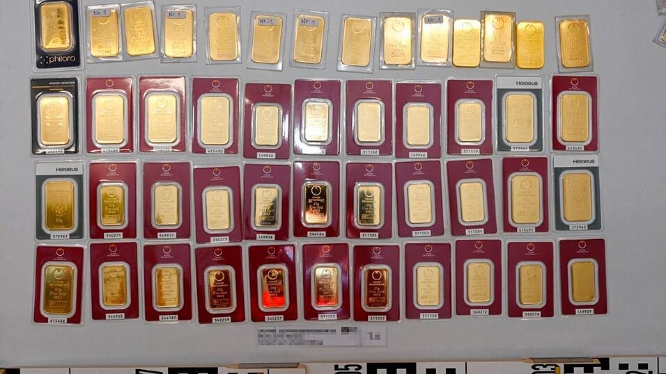 Von der österreichischen Polizei wurde Gold sichergestellt. Die «Schamanin» ist auf der Flucht.