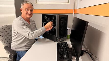 Immer häufiger hört Computerfachmann Robert Weber aus Plattling in letzter Zeit von Kunden, dass sie Fake-Anrufe oder Mails mit gefälschter IBAN erhalten haben. Er weiß, wie man sich schützen kann. Immer häufiger hört Computerfachmann Robert Weber aus Plattling in letzter Zeit von Kunden, dass sie Fake-Anrufe oder Mails mit gefälschter IBAN erhalten haben. Er weiß, wie man sich schützen kann.