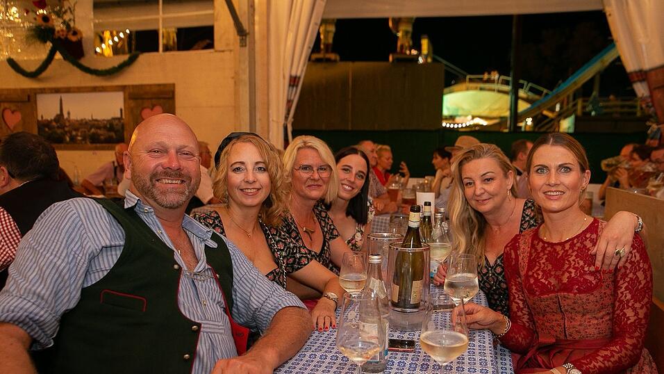 Die Partybilder von Dienstag, 16. August 2022, aus dem Festzelt Greindl.