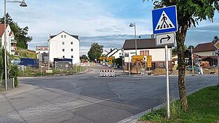 Bis zum Herbst soll der Kreisverkehr hier fertiggestellt werden. Bis zum Herbst soll der Kreisverkehr hier fertiggestellt werden.