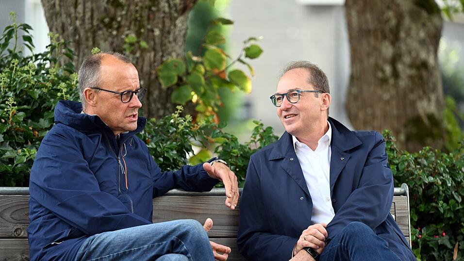 Loyalit&auml;t hat wieder einen Wert in der CDU: Friedrich Merz (l.) kann sich auf CSU-Landesgruppenchef Alexander Dobrindt verlassen.