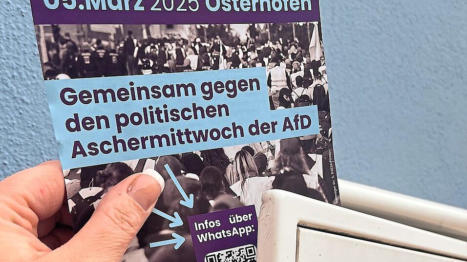 Noch immer schl&auml;gt der Flyer hohe Wellen. Viel Gespr&auml;chsstoff hatten auch die Wirtsfamilie Schubert und die Vertreter von 'Niederbayern nazifrei'.