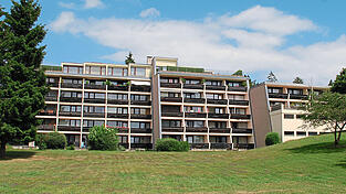 Die Anlage Haus Berghof darf zum Zweck des Urlaubs bewohnt werden, nicht dauerhaft: Das hat der Bayerische Verwaltungsgerichtshof jetzt bestätigt. Hat sich das Problem damit nun endgültig erledigt? Bleibt abzuwarten . . . Die Anlage Haus Berghof darf zum Zweck des Urlaubs bewohnt werden, nicht dauerhaft: Das hat der Bayerische Verwaltungsgerichtshof jetzt bestätigt. Hat sich das Problem damit nun endgültig erledigt? Bleibt abzuwarten . . .