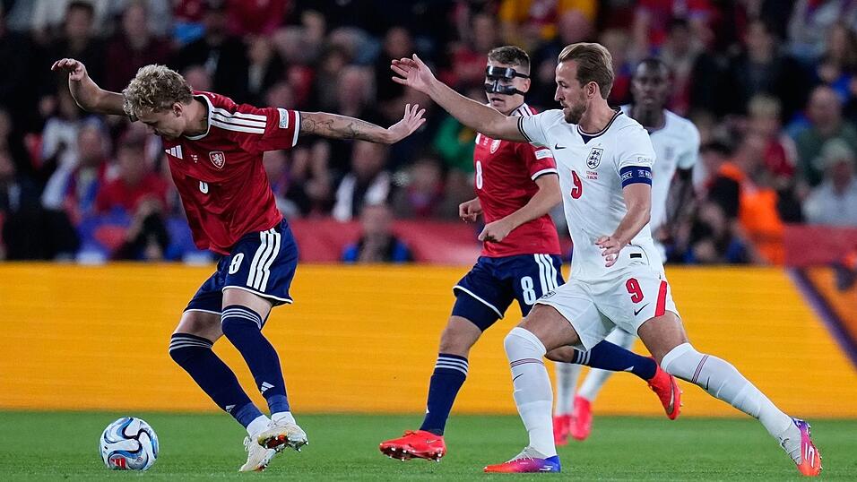 Harry Kane (rechts) traf erneut für England. Harry Kane (rechts) traf erneut für England.