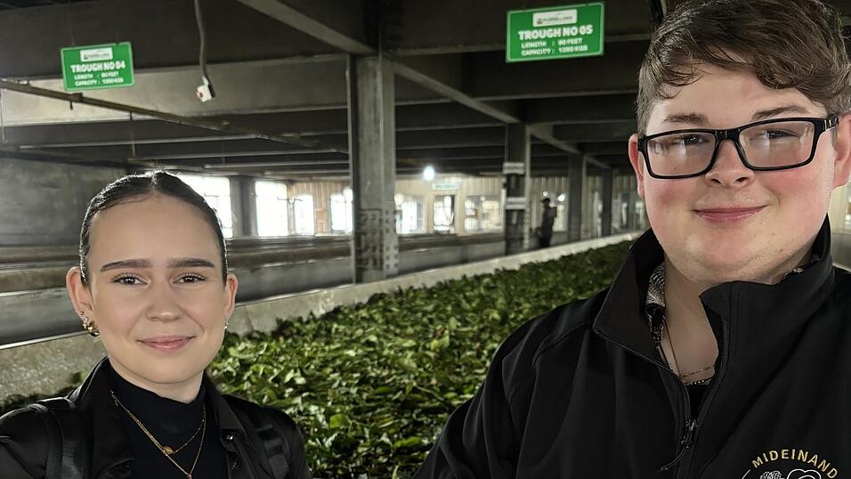 Auf Fortbildung in Sri Lanka: Christina Freimuth und Manuel Riedmeyer Auf Fortbildung in Sri Lanka: Christina Freimuth und Manuel Riedmeyer