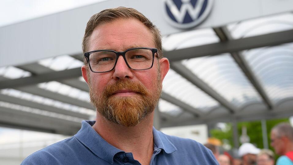 Der Vorsitzende des Gesamtbetriebsrates von VW Sachsen, Mike Rösler, fordert klare Perspektiven für die sächsischen Standorte nach 2030. (Archivbild) Der Vorsitzende des Gesamtbetriebsrates von VW Sachsen, Mike Rösler, fordert klare Perspektiven für die sächsischen Standorte nach 2030. (Archivbild)