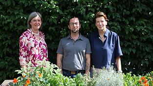 Ziehen an einem Strang: die ehrenamtliche Mitarbeiterin Ulrike Herr, deren Tochter seit Jahren von Answerk betreut wird. Diplompädagoge Dimitri Tioutiounnik und die Vereinsvorsitzende Ingrid Roederstein