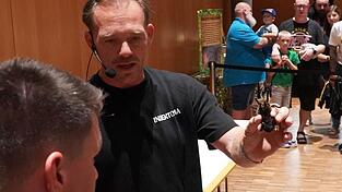 Seltene Einblicke: Alexander Köllner stellte in Live-Shows unter anderem die Nicaragua-Kraushaar-Vogelspinne vor. Seltene Einblicke: Alexander Köllner stellte in Live-Shows unter anderem die Nicaragua-Kraushaar-Vogelspinne vor.