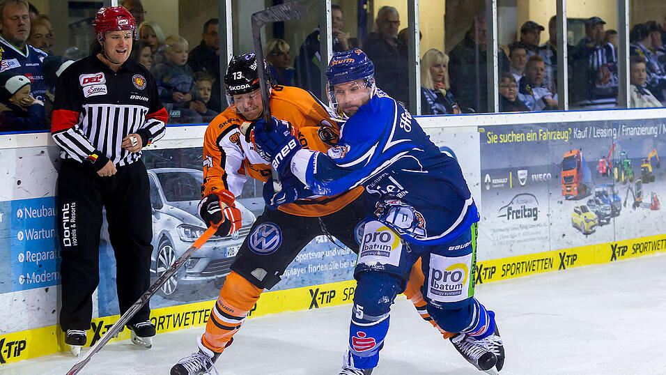 Die Tigers verlieren gegen Wolfsburg mit 2:4. Die Tigers verlieren gegen Wolfsburg mit 2:4.