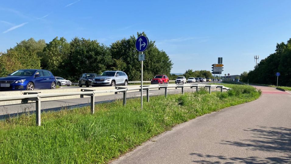 Kaum Vorankommen auf dem Weg zum G&auml;ubodenvolksfest.