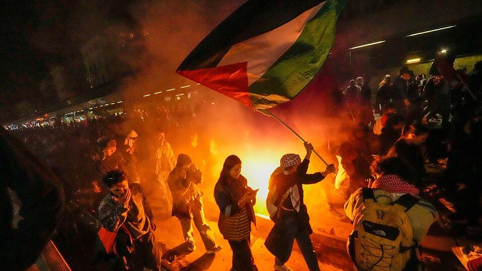 Der Militäreinsatz gegen die Flotte löste Proteste aus.