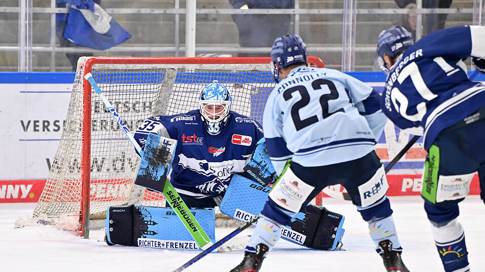Einstimmung auf die neue Eishockey-Saison: Die Straubing Tigers beim Training.