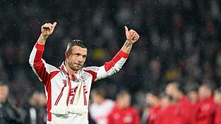 Kult in Köln: Lukas Podolski hat früh die Herzen der FC-Fans erobert. (Archivbild) Kult in Köln: Lukas Podolski hat früh die Herzen der FC-Fans erobert. (Archivbild)