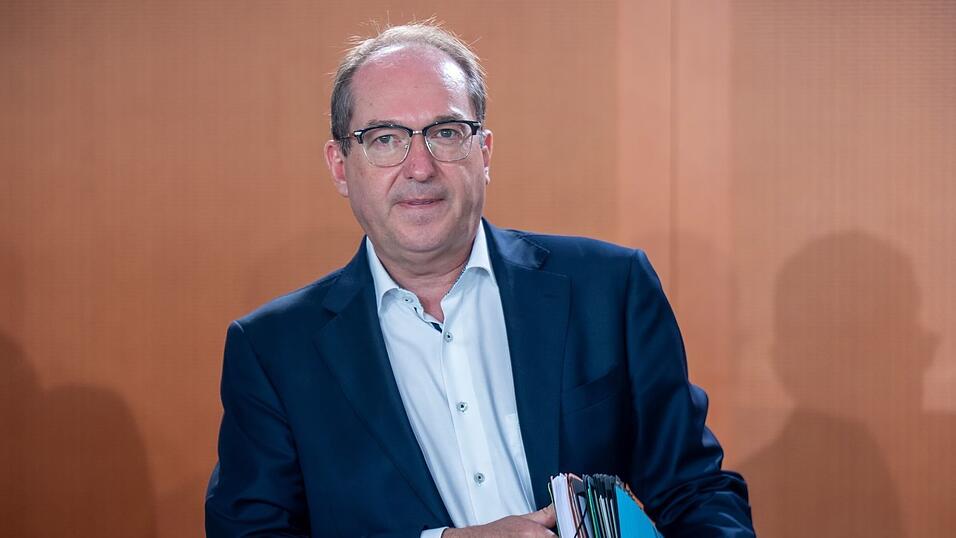 Will den Einsatz von Palantir-Software auf Bundesebene prüfen: Innenminister Alexander Dobrindt (CSU). (Archivbild)