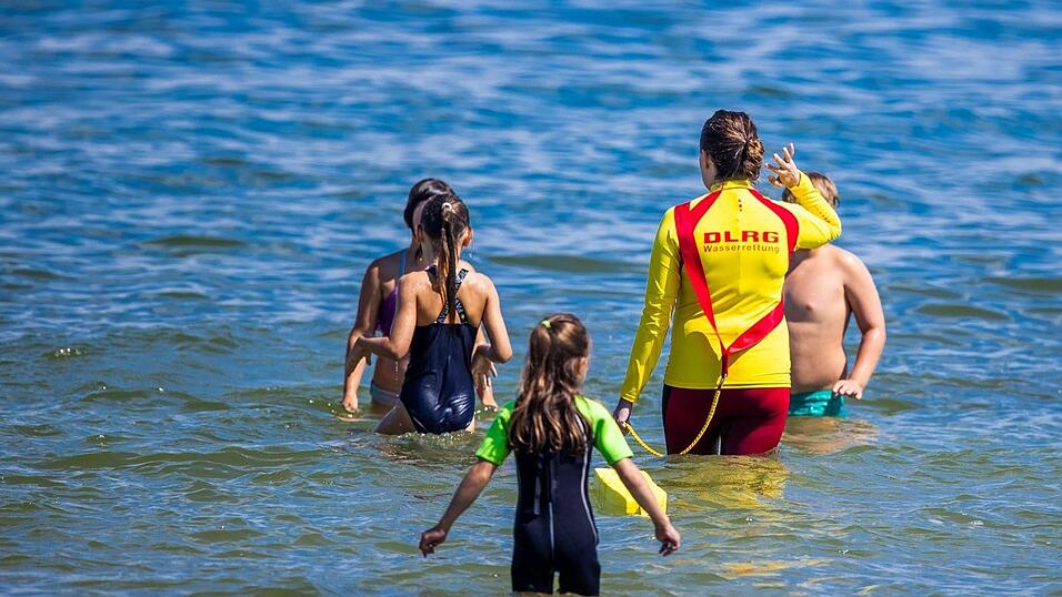 Die Zahl der Badetoten d&uuml;rfte laut DLRG 2025 bei deutlich unter 400 liegen. (Archivbild)