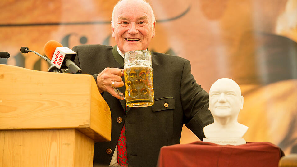 Alle Infos und Bilder gibt es hier.Foto: Mathias AdamImpressionen von der Volksfest-Eröffnung im Nothaft-Festzelt. Alle Infos und Bilder gibt es hier.Foto: Mathias AdamImpressionen von der Volksfest-Eröffnung im Nothaft-Festzelt.