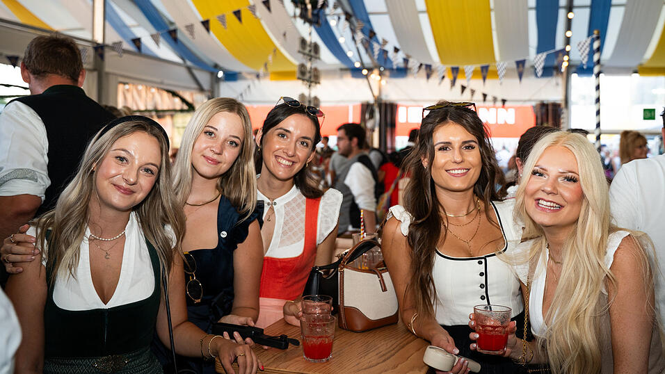 Die Partybilder vom Samstag, 15. August, aus dem Festzelt Reisinger. Die Partybilder vom Samstag, 15. August, aus dem Festzelt Reisinger.