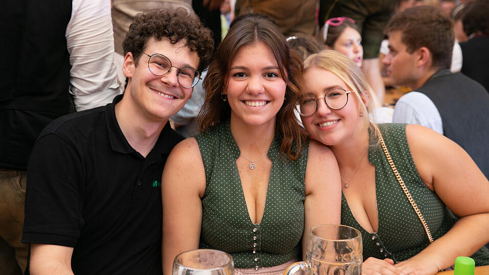 Die Partybilder vom Freitag, 15. August, aus dem Festzelt Nothaft. Die Partybilder vom Freitag, 15. August, aus dem Festzelt Nothaft.